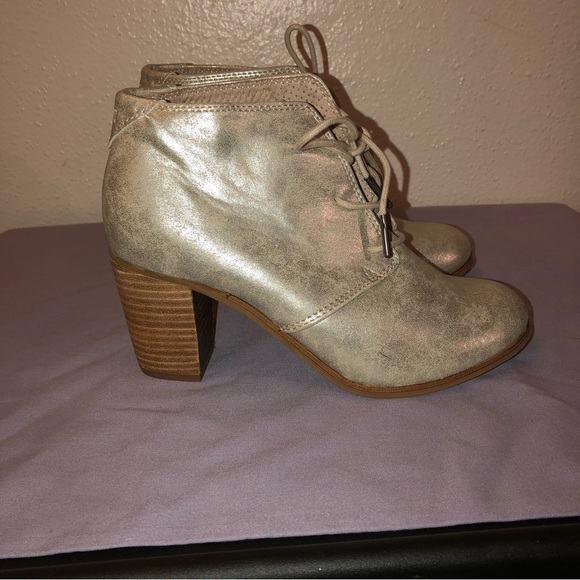 Toms Shoes - BRAND NEW TOMS HEELED BOOTS